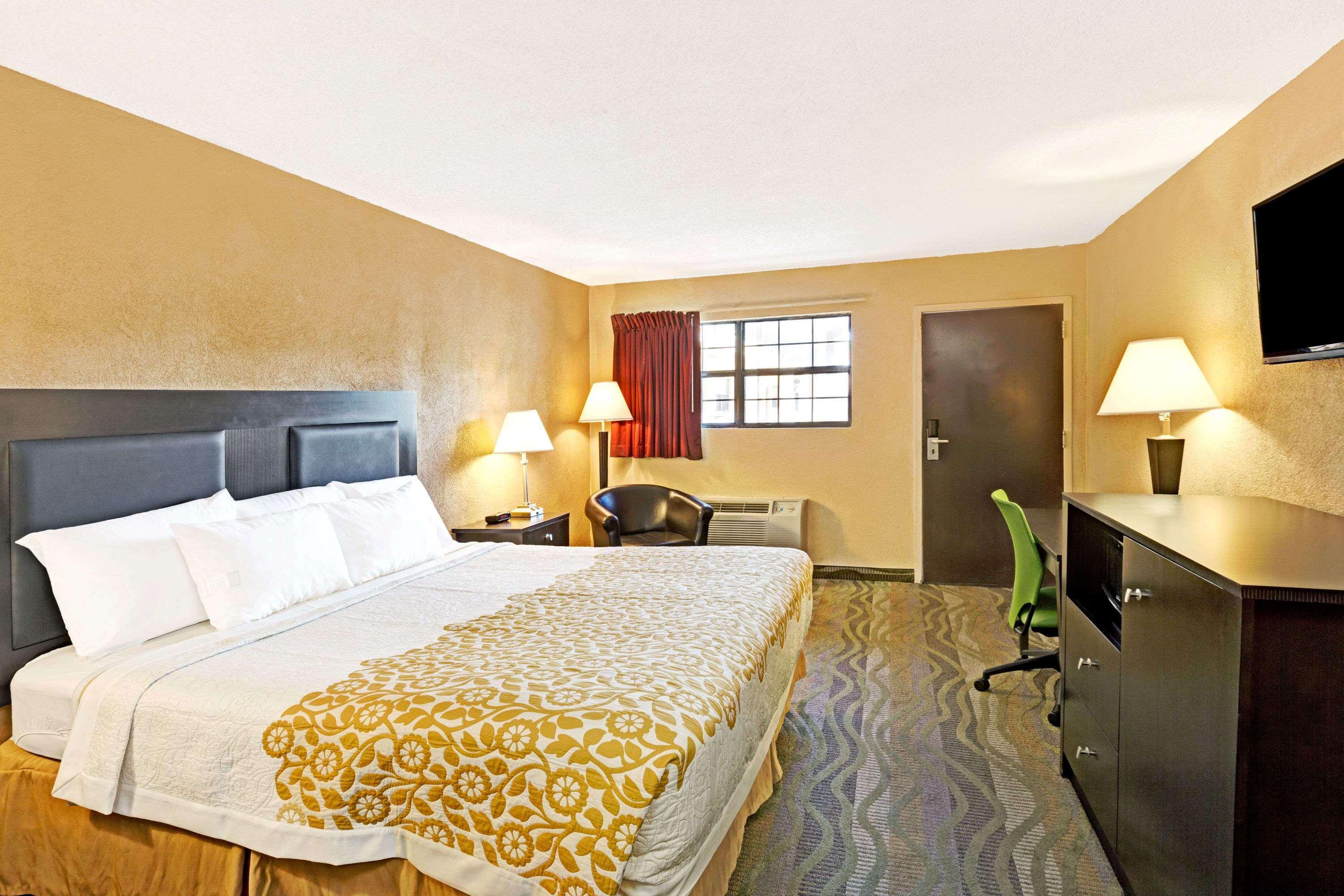 Days Inn By Wyndham Cherokee Near Casino Dış mekan fotoğraf
